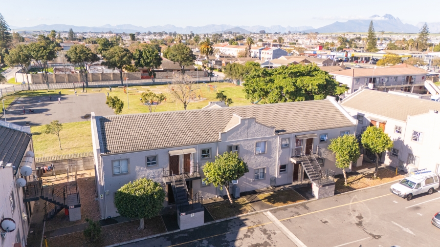 2 Bedroom Property for Sale in Belmont Park Western Cape